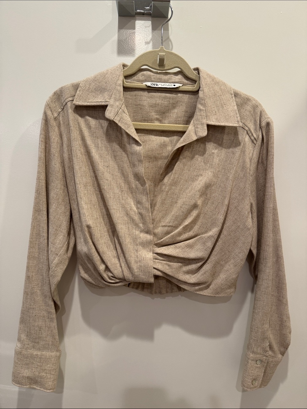 Zara Linen-Blend Twisted Front Cropped Button-Down — Beige